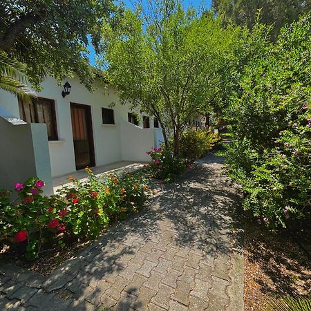 Bare Hill Holiday Apartments Krini Екстер'єр фото