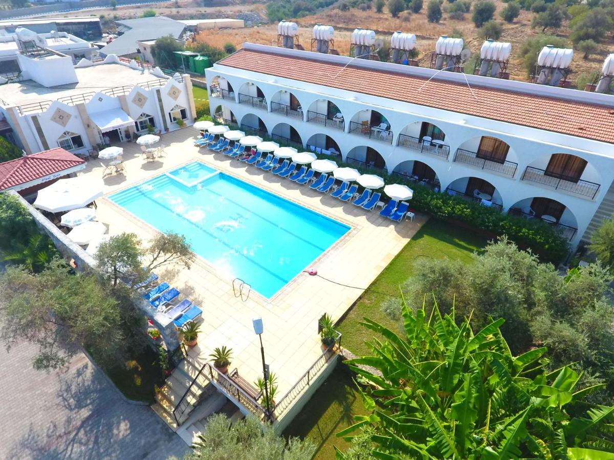 Bare Hill Holiday Apartments Krini Екстер'єр фото