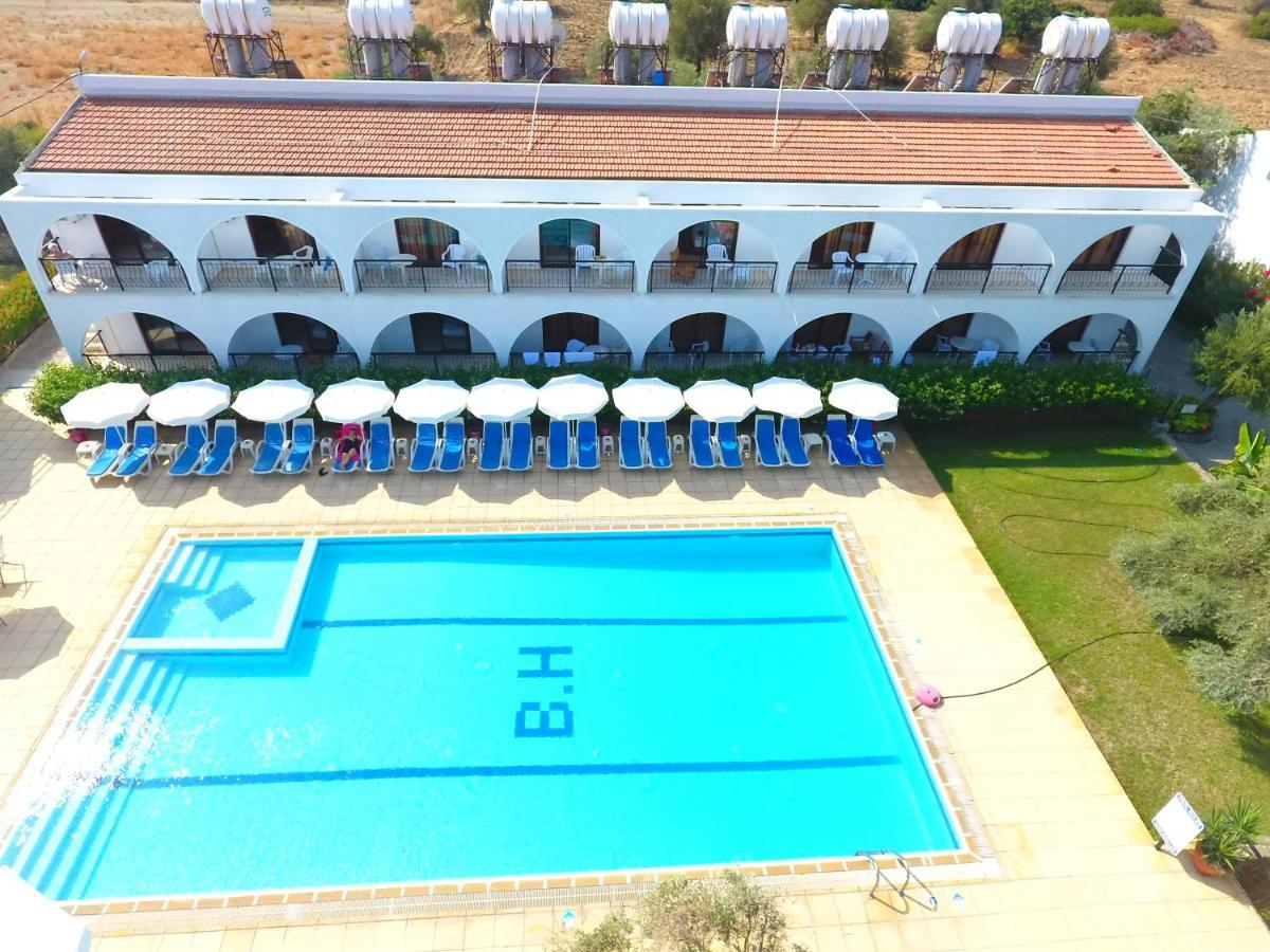 Bare Hill Holiday Apartments Krini Екстер'єр фото