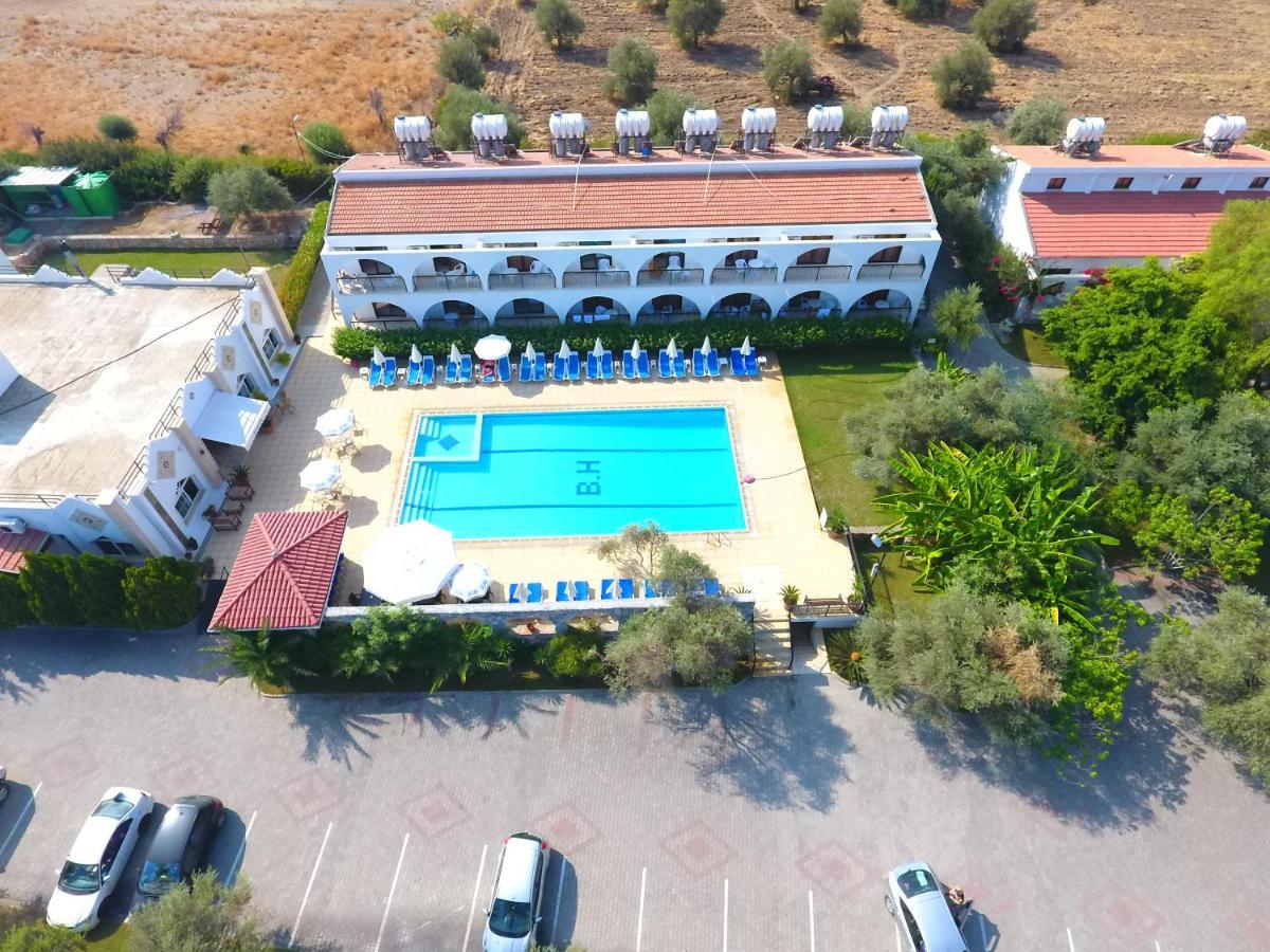Bare Hill Holiday Apartments Krini Екстер'єр фото