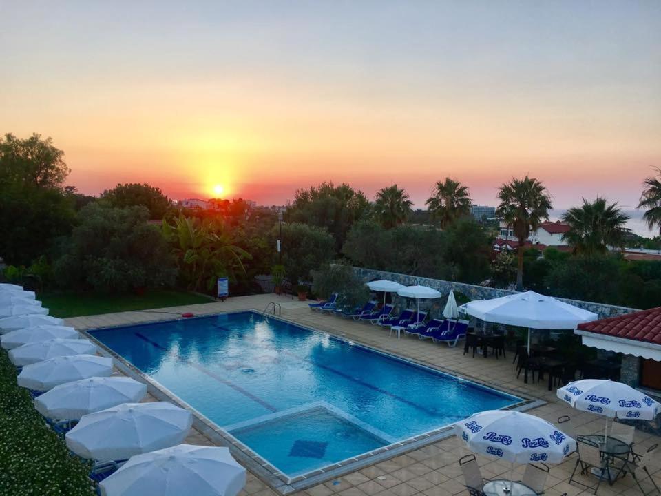 Bare Hill Holiday Apartments Krini Екстер'єр фото