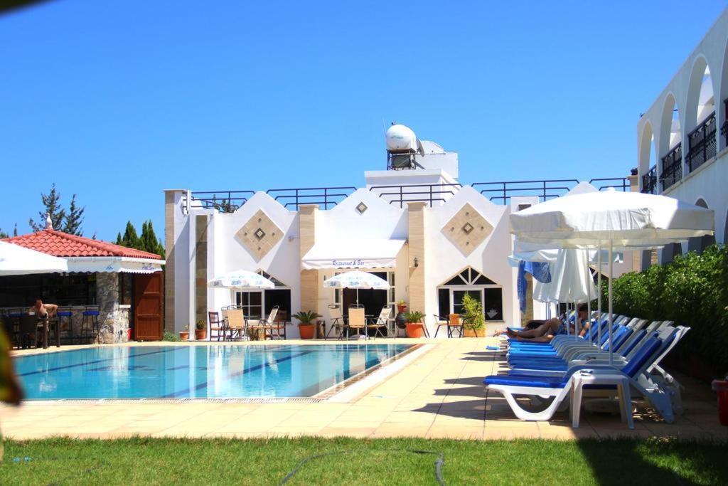 Bare Hill Holiday Apartments Krini Екстер'єр фото