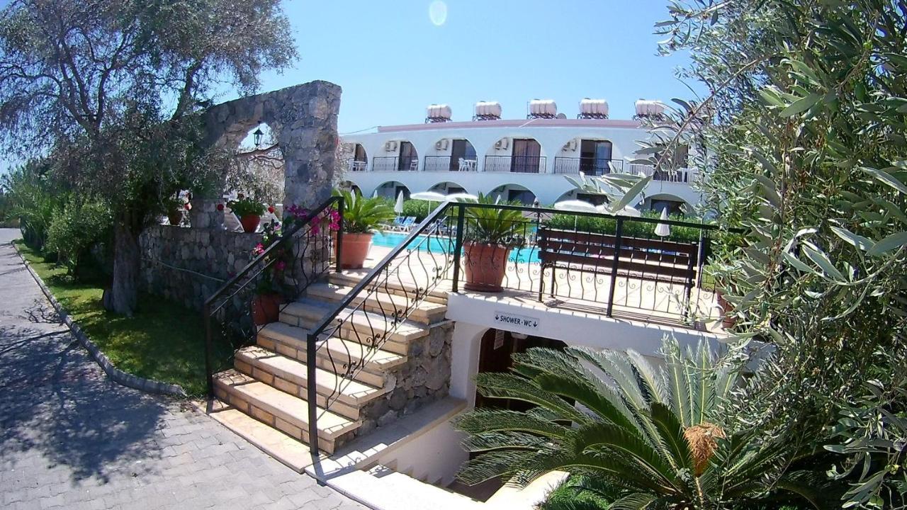 Bare Hill Holiday Apartments Krini Екстер'єр фото