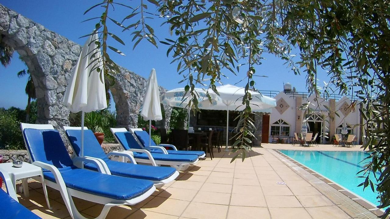 Bare Hill Holiday Apartments Krini Екстер'єр фото
