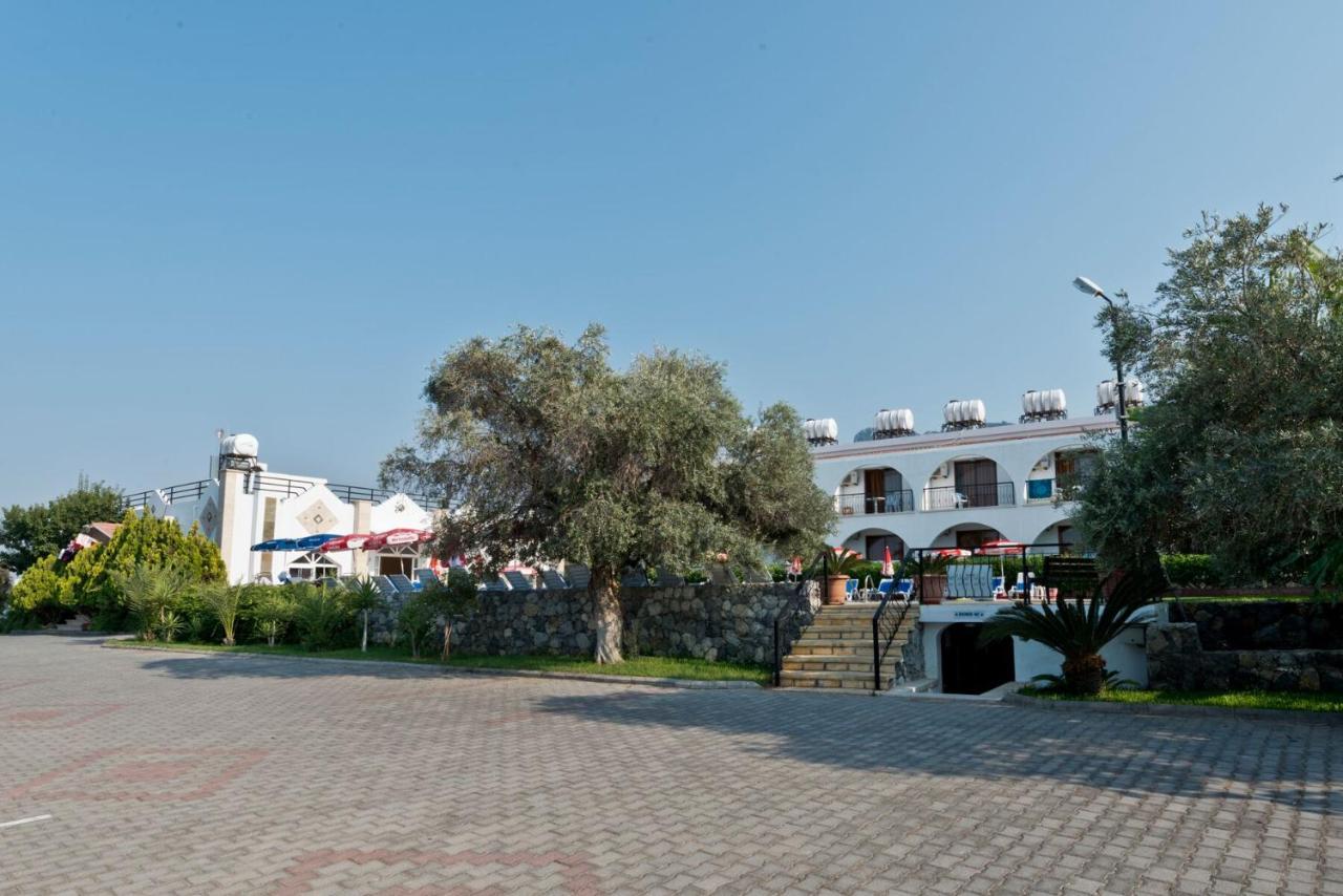 Bare Hill Holiday Apartments Krini Екстер'єр фото