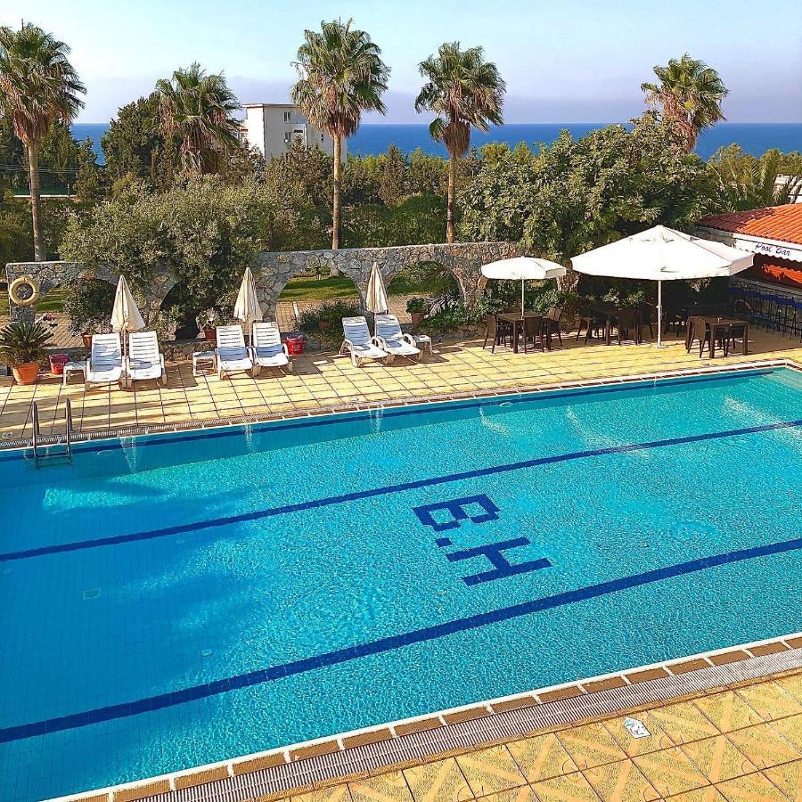 Bare Hill Holiday Apartments Krini Екстер'єр фото
