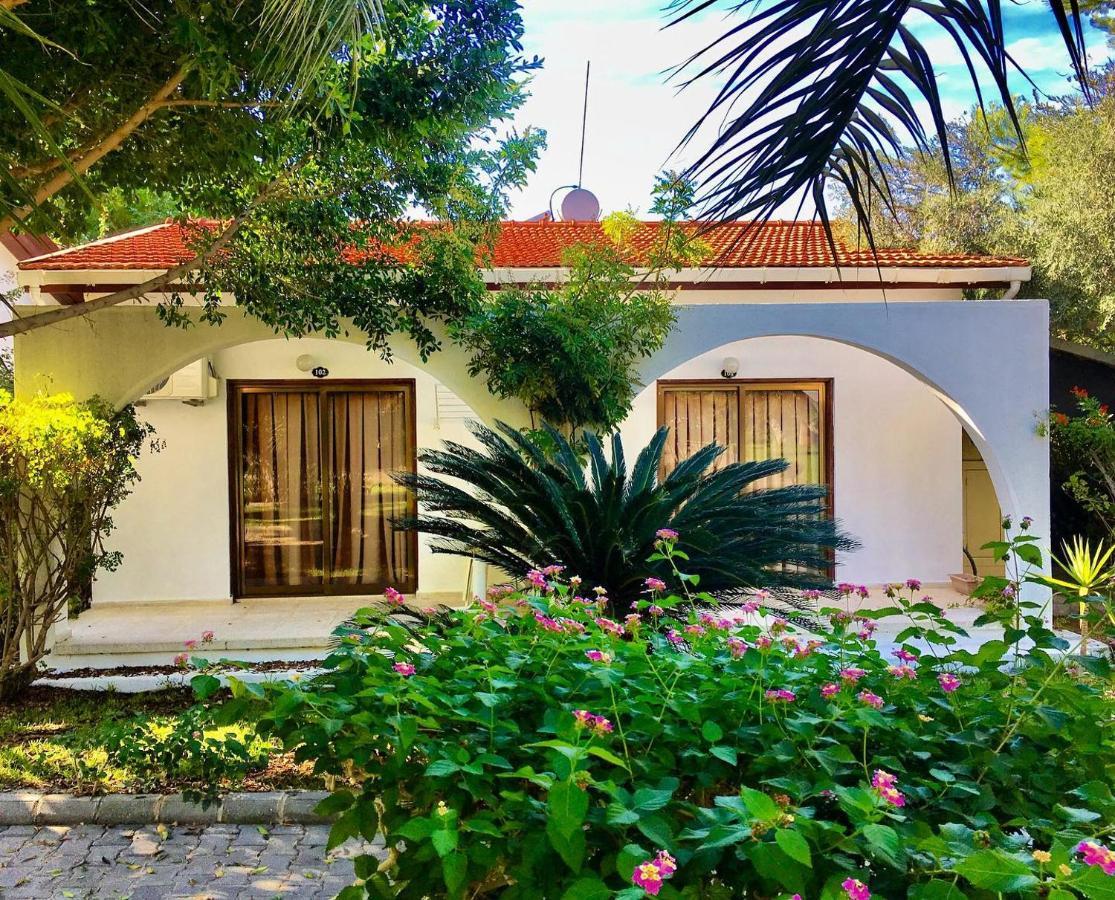 Bare Hill Holiday Apartments Krini Екстер'єр фото