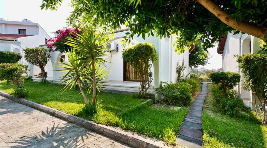 Bare Hill Holiday Apartments Krini Екстер'єр фото