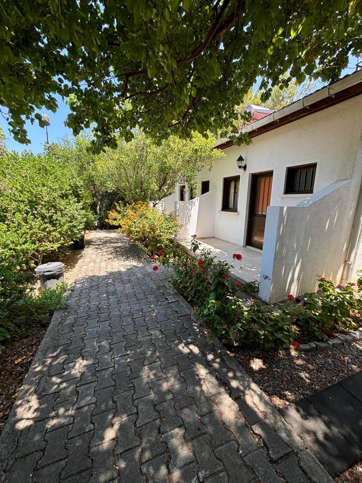 Bare Hill Holiday Apartments Krini Екстер'єр фото